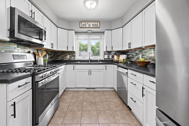 3938 W Minnesota AVENUE, Franklin, WI 53132