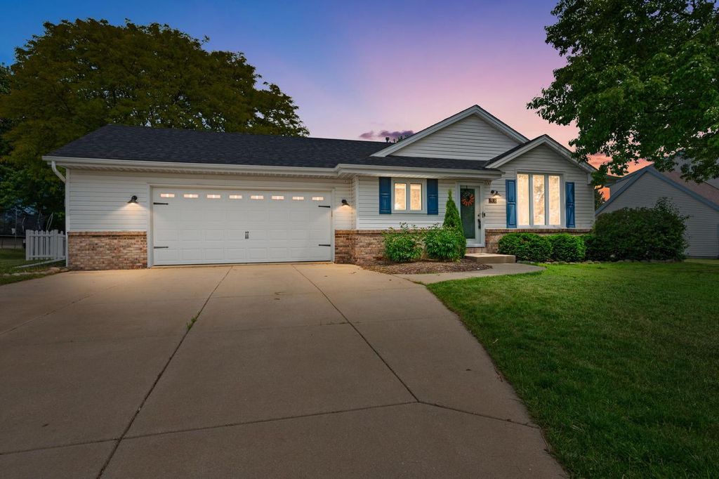 3938 W Minnesota AVENUE, Franklin, WI 53132