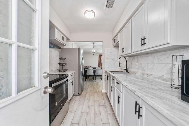 7821 Fuqua Street 7821, Houston, TX 77075