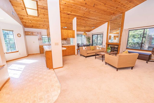 40962 Oakridge Drive, Three Rivers, CA 93271