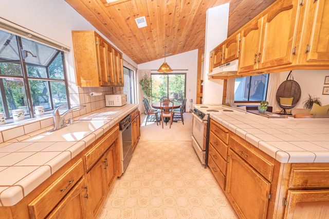 40962 Oakridge Drive, Three Rivers, CA 93271