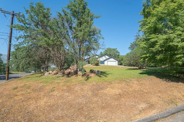 40962 Oakridge Drive, Three Rivers, CA 93271