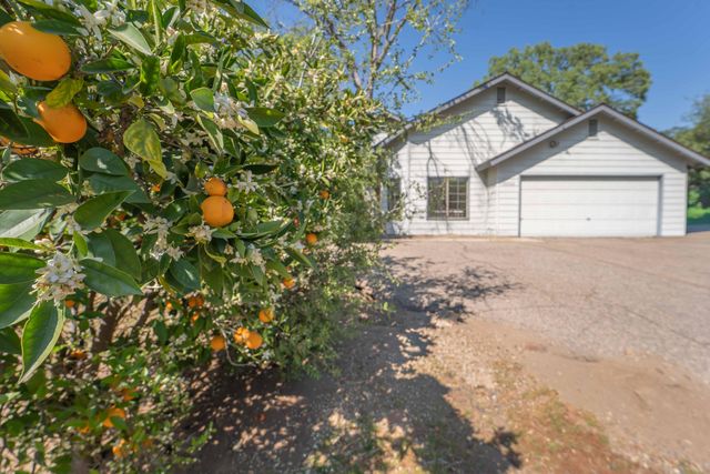 40962 Oakridge Drive, Three Rivers, CA 93271