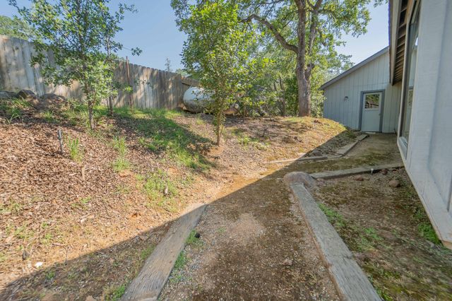 40962 Oakridge Drive, Three Rivers, CA 93271