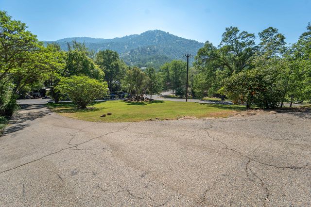40962 Oakridge Drive, Three Rivers, CA 93271
