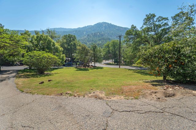 40962 Oakridge Drive, Three Rivers, CA 93271
