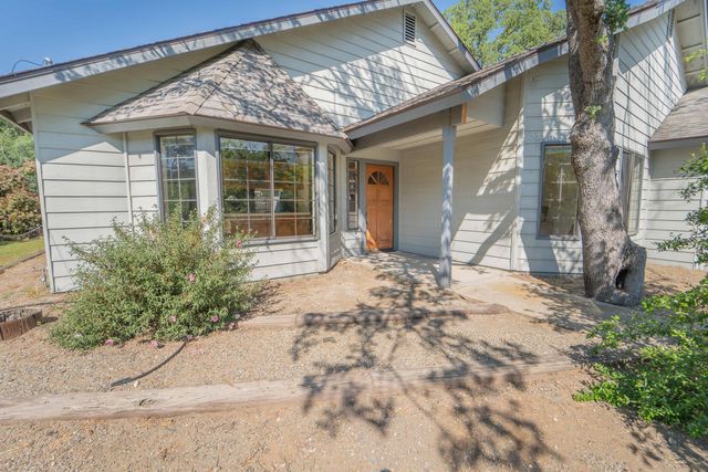 40962 Oakridge Drive, Three Rivers, CA 93271