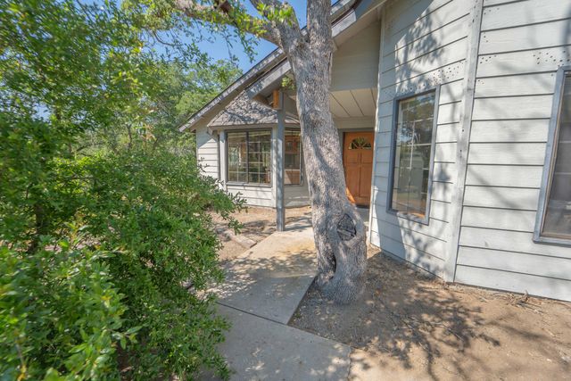 40962 Oakridge Drive, Three Rivers, CA 93271