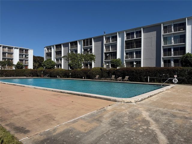 8620 N Sherman Circle 204, Miramar, FL 33025