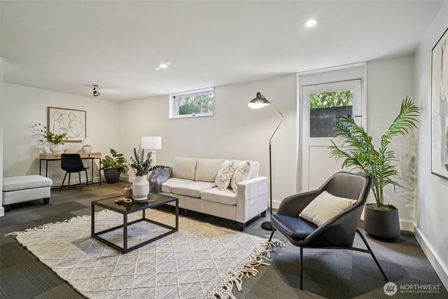 19448 15th Avenue NW, Shoreline, WA 98177