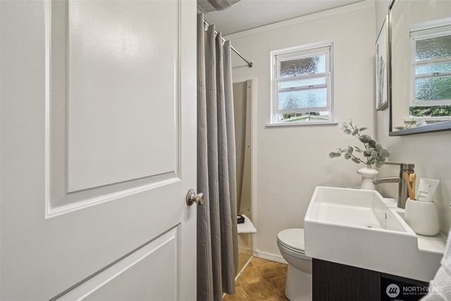 19448 15th Avenue NW, Shoreline, WA 98177