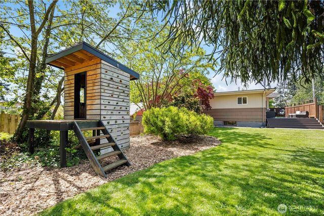 19448 15th Avenue NW, Shoreline, WA 98177