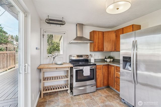 19448 15th Avenue NW, Shoreline, WA 98177