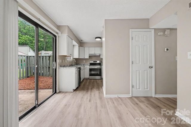 6144 Bent Tree Court, Charlotte, NC 28212