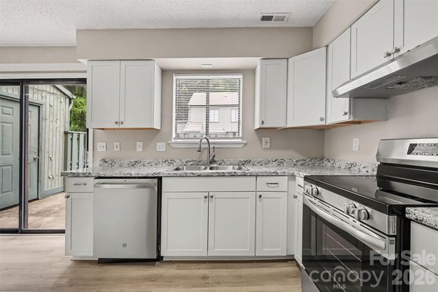 6144 Bent Tree Court, Charlotte, NC 28212