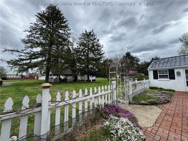 1820 Jefferson Boulevard, Point Pleasant, WV 25550