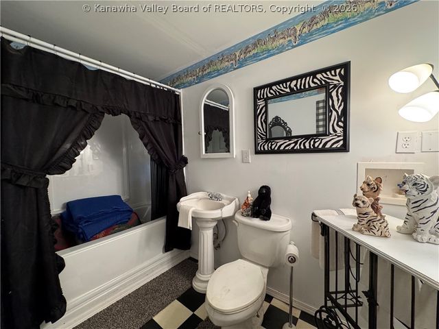 1820 Jefferson Boulevard, Point Pleasant, WV 25550