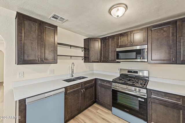 8806 N 28th Drive, Phoenix, AZ 85051
