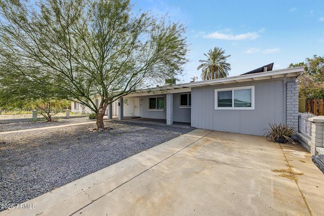 8806 N 28th Drive, Phoenix, AZ 85051