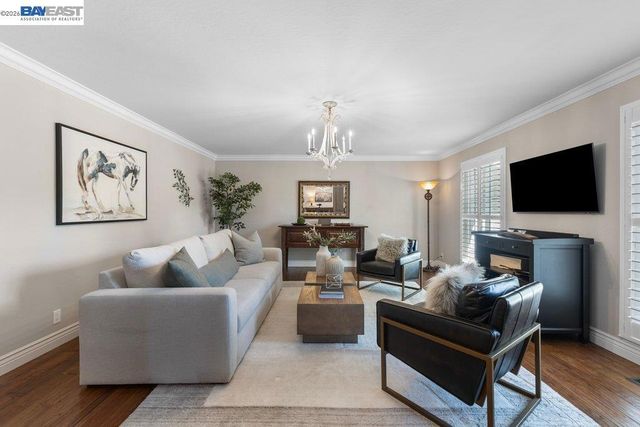 2525 Holly Oak Dr, Danville, CA 94506