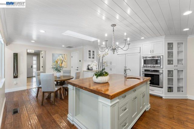 2525 Holly Oak Dr, Danville, CA 94506