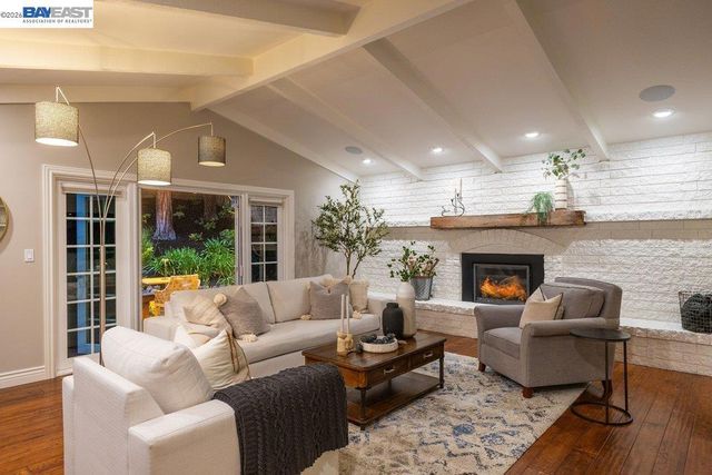 2525 Holly Oak Dr, Danville, CA 94506