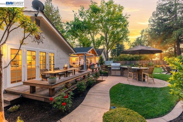 2525 Holly Oak Dr, Danville, CA 94506