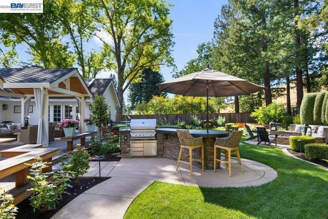 2525 Holly Oak Dr, Danville, CA 94506