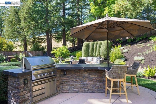 2525 Holly Oak Dr, Danville, CA 94506