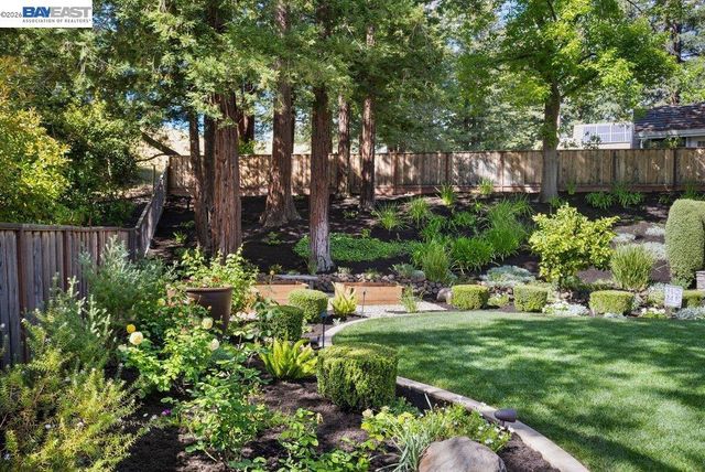 2525 Holly Oak Dr, Danville, CA 94506