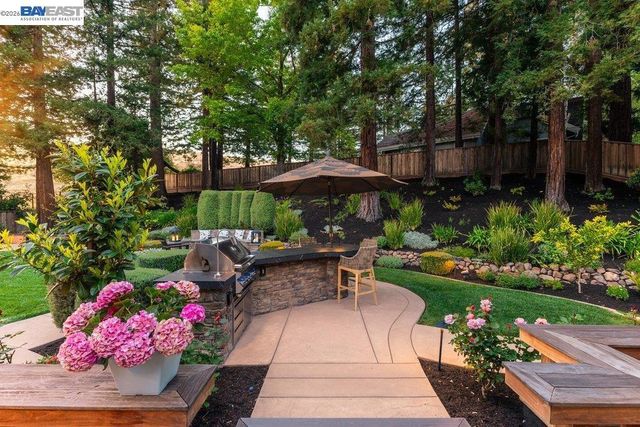 2525 Holly Oak Dr, Danville, CA 94506