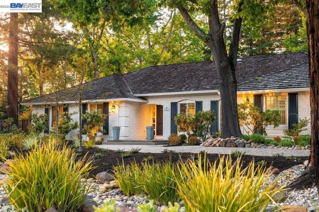 2525 Holly Oak Dr, Danville, CA 94506