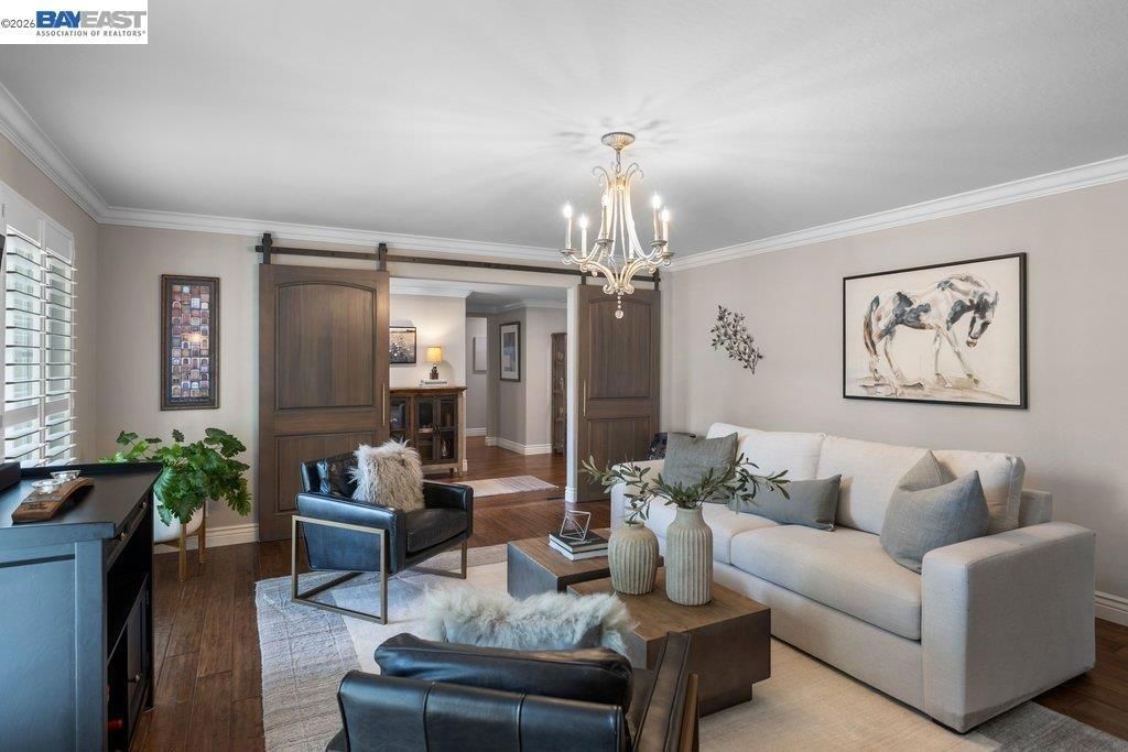 Image 10 of property listing at 2525 Holly Oak Dr, Danville, CA 94506