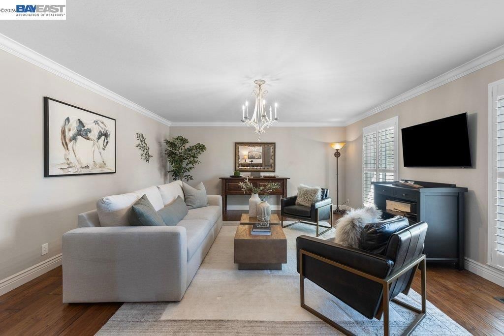 Image 11 of property listing at 2525 Holly Oak Dr, Danville, CA 94506