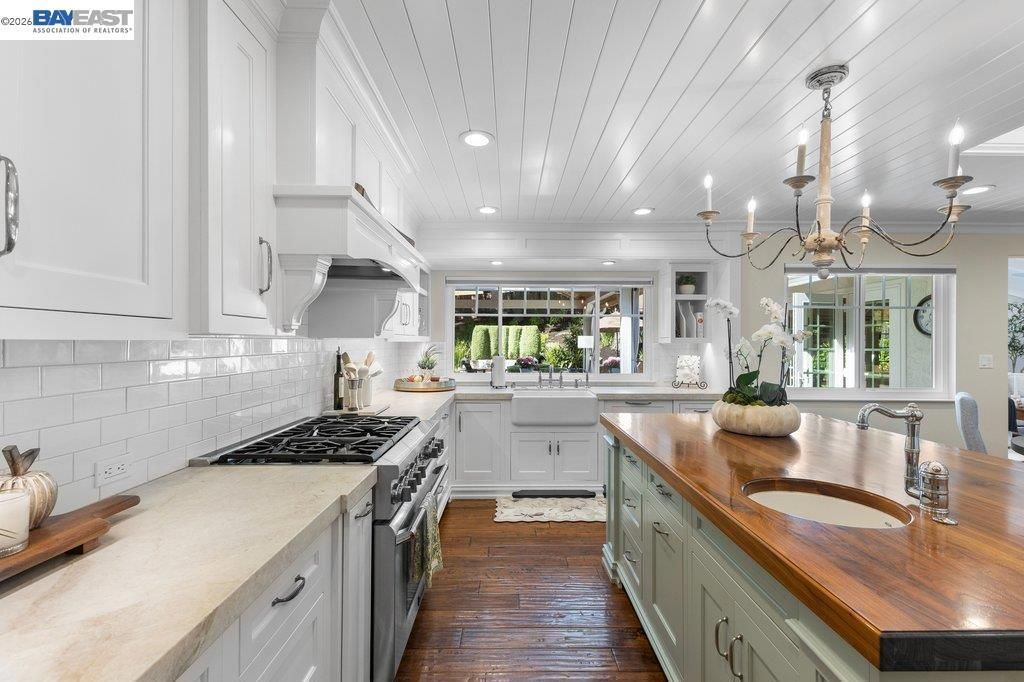 Image 18 of property listing at 2525 Holly Oak Dr, Danville, CA 94506