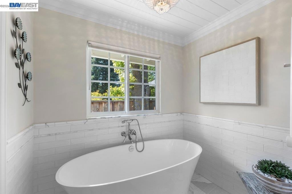 Image 32 of property listing at 2525 Holly Oak Dr, Danville, CA 94506