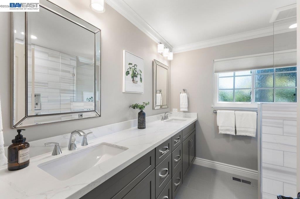 Image 34 of property listing at 2525 Holly Oak Dr, Danville, CA 94506