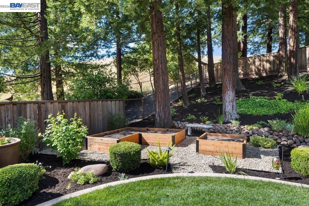 Image 49 of property listing at 2525 Holly Oak Dr, Danville, CA 94506