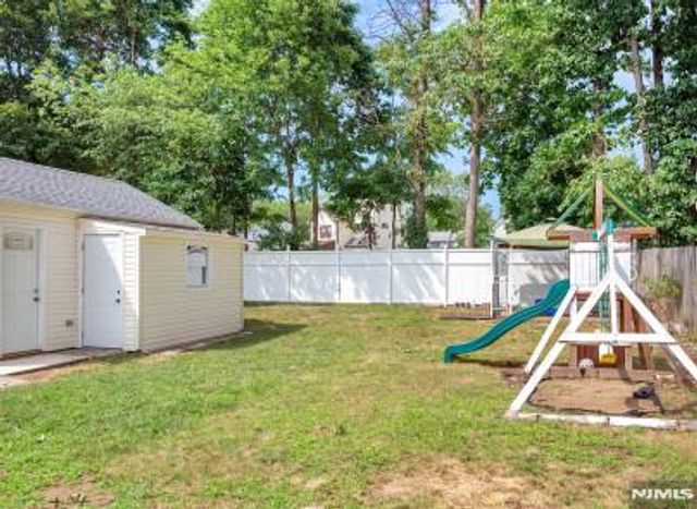 54 Parkway, Rochelle Park, NJ 07662
