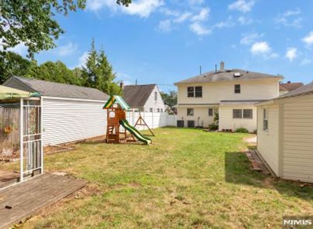 54 Parkway, Rochelle Park, NJ 07662