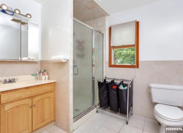 54 Parkway, Rochelle Park, NJ 07662