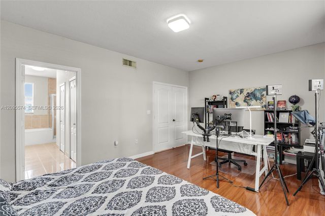 916 NW 135th Terrace, Pembroke Pines, FL 33028