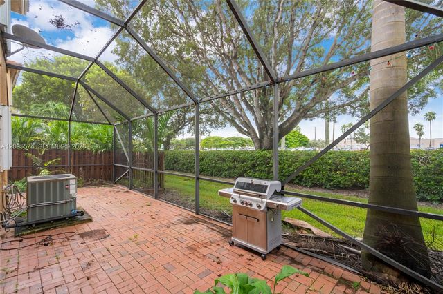 916 NW 135th Terrace, Pembroke Pines, FL 33028