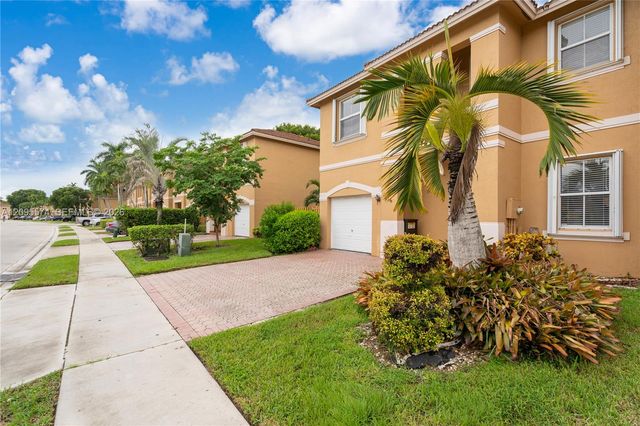 916 NW 135th Terrace, Pembroke Pines, FL 33028