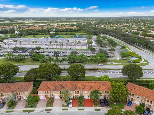 916 NW 135th Terrace, Pembroke Pines, FL 33028