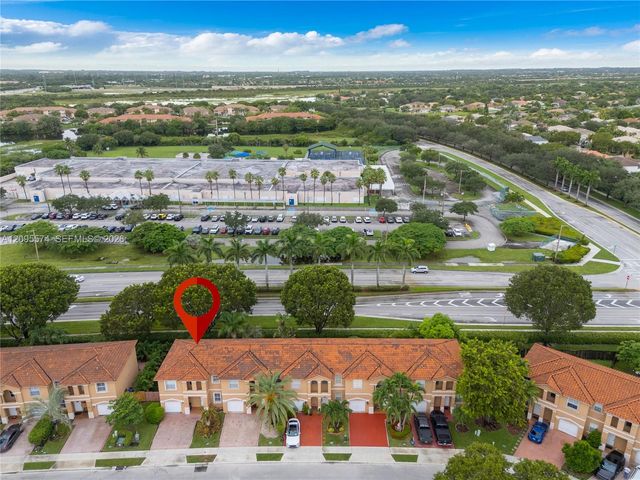 916 NW 135th Terrace, Pembroke Pines, FL 33028