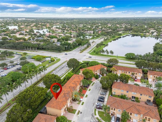 916 NW 135th Terrace, Pembroke Pines, FL 33028