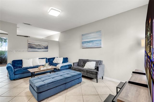 916 NW 135th Terrace, Pembroke Pines, FL 33028