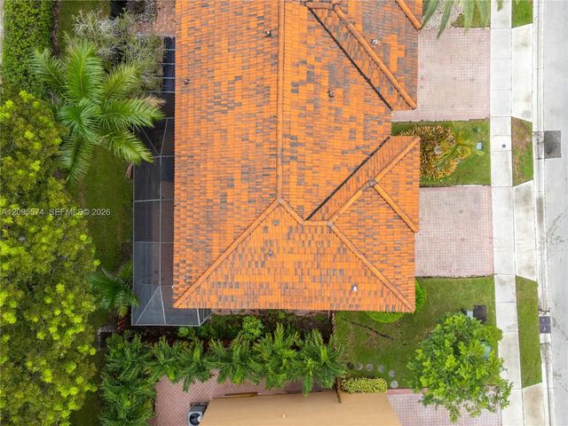 916 NW 135th Terrace, Pembroke Pines, FL 33028