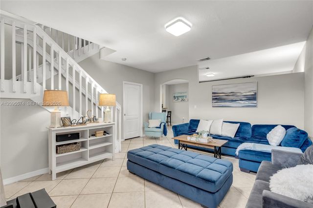 916 NW 135th Terrace, Pembroke Pines, FL 33028